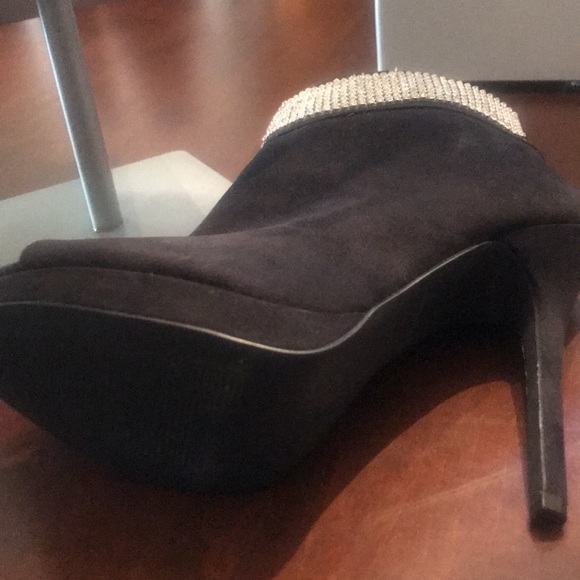 L Miller manmade black ankle boots 8 1/2m - Picture 4 of 4